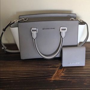 🌸NWT Michael Kors Medium Selma & Wallet🌸